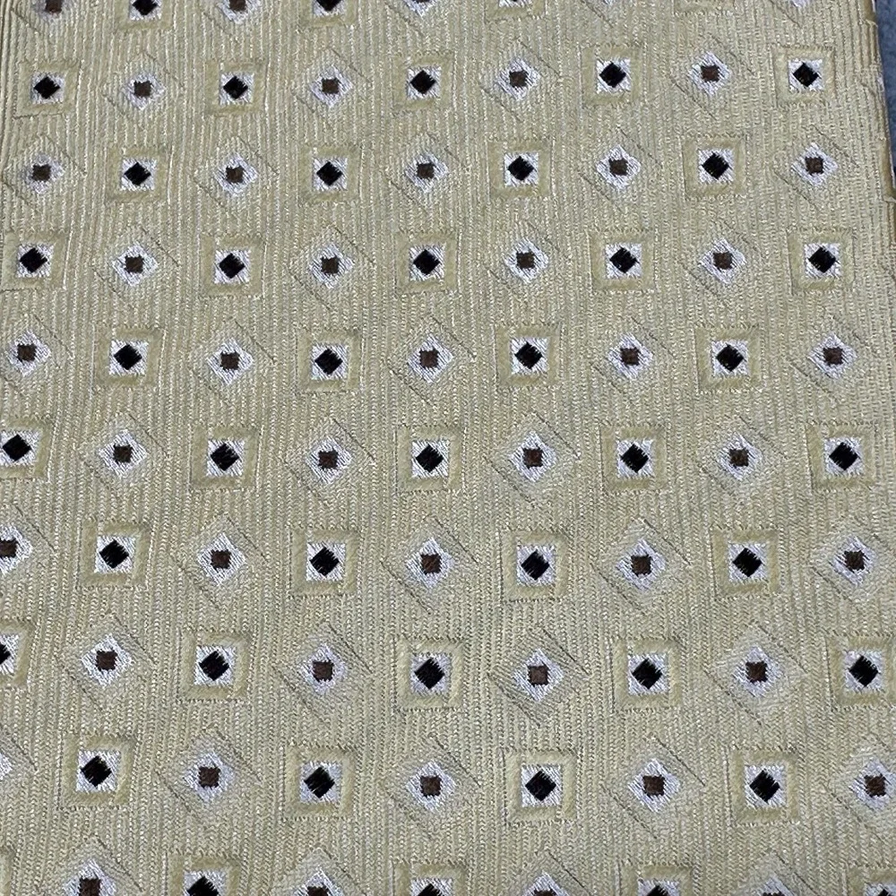 B Brook LTD Haberdashers Necktie Yellow Geometric Pattern 100%‎ Silk